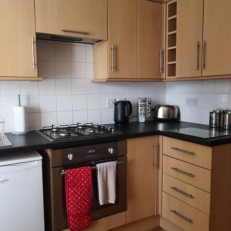 Coastal Escape Deal - 2 Bedroom House -Short Lets & Serviced Accommodation ภายนอก รูปภาพ
