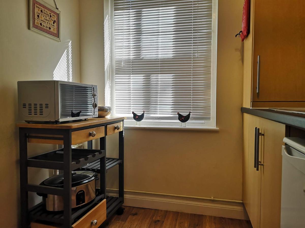 Coastal Escape Deal - 2 Bedroom House -Short Lets & Serviced Accommodation ภายนอก รูปภาพ