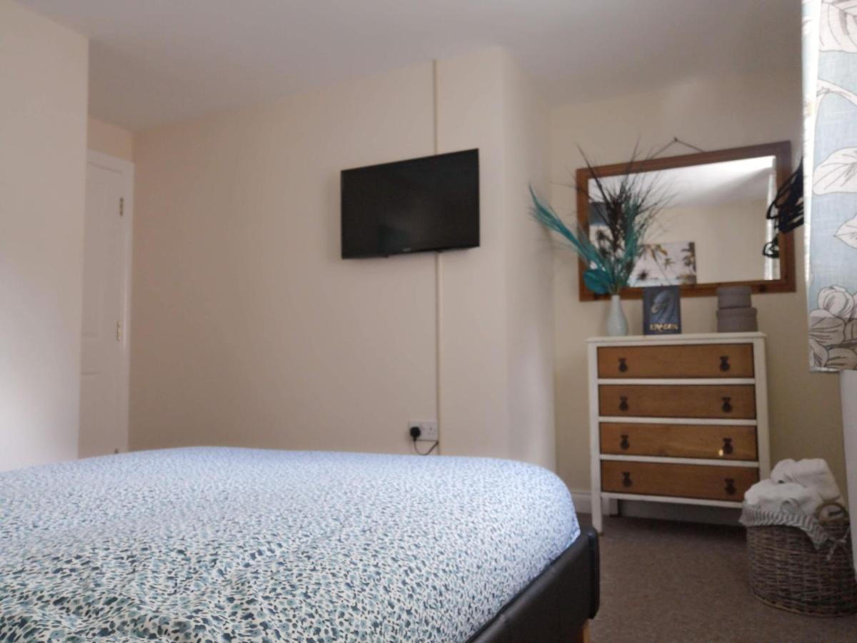 Coastal Escape Deal - 2 Bedroom House -Short Lets & Serviced Accommodation ภายนอก รูปภาพ
